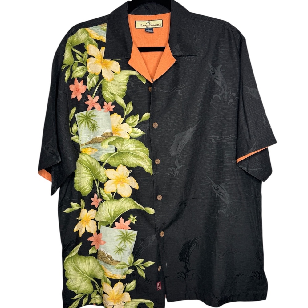 Tommy Bahama Men's black silk Hawaiian Shirt multi color floral accents‎ Small